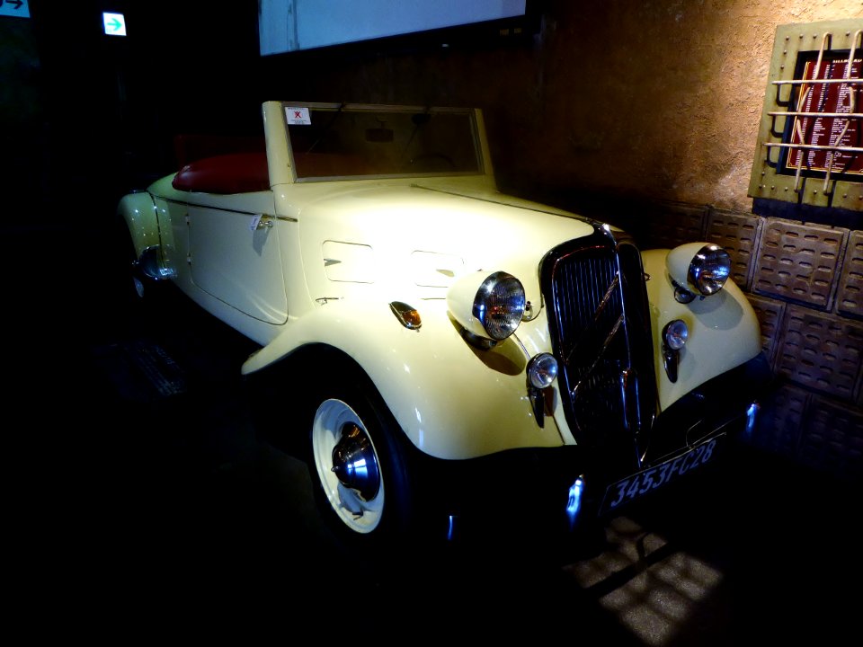 The frontview of 1953 Citroën 11B