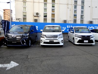 The frontview of Toyota VOXY HYBRID (R80) with MODELISTA parts & VELLFIRE (AH20W&AH30W)