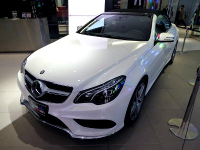 The frotview of Mercedes-Benz E400 Cabriolet (A207) with her roof closed
