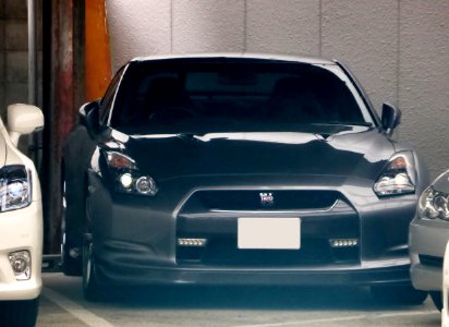 The frontview of Nissan GT-R (CBA-R35)