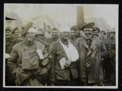 The German offensive. Cheery Jocks - wounded but happy, Bestanddeelnr 158-1206