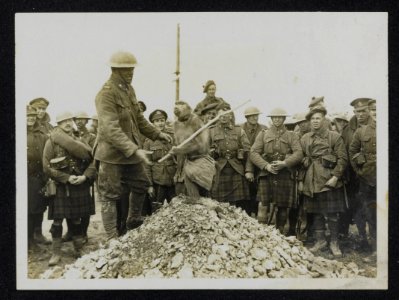 The German offensive. The pet baboon of the S. African Scottish. It has been thr, Bestanddeelnr 158-1191
