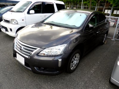 The frontview of Nissan SYLPHY X (B17)