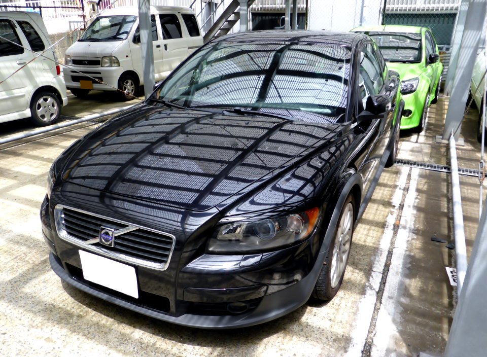 The frontview of Volvo C30 T5