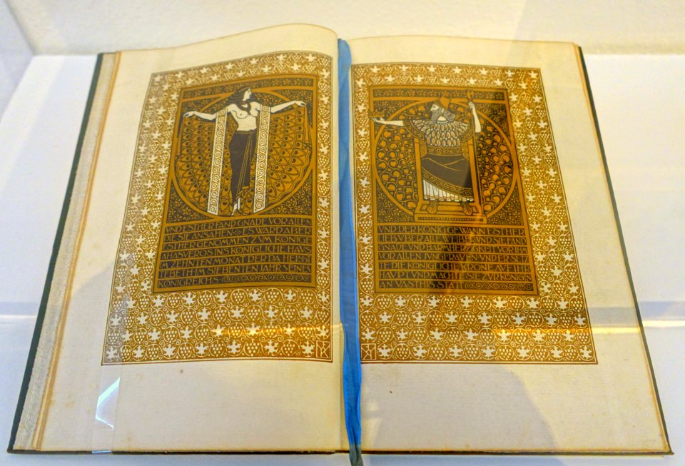 The Book of Esther, designed by Friedrich Wilhelm Kleukens, Ernst Ludwig-Presse, 1908, printed paper, green calf leather - Museum Künstlerkolonie Darmstadt - Mathildenhöhe - Darmstadt, Germany - DSC06146