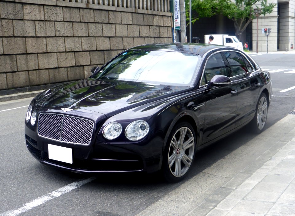 The frontview of Bentley Flying Spur
