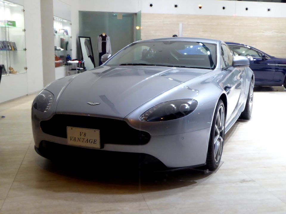The frontview of Aston Martin V8 VANTAGE