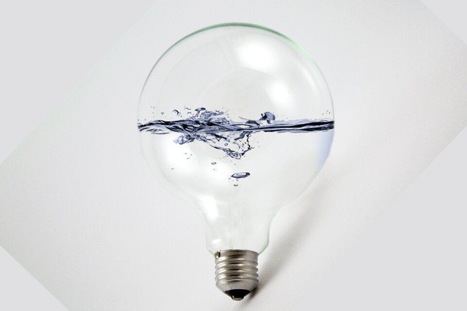 Water light bulb photoshop