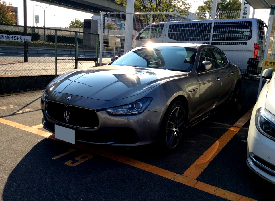 The frontview of Maserati Ghibli III