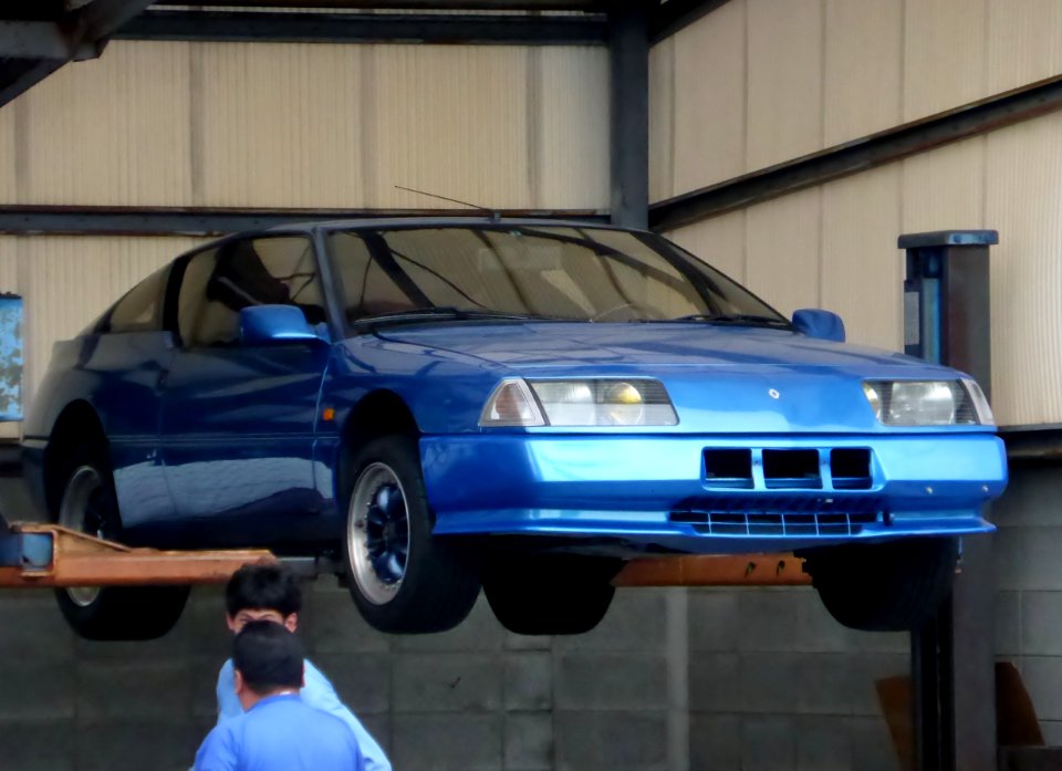 The frontview of Alpine V6 Turbo