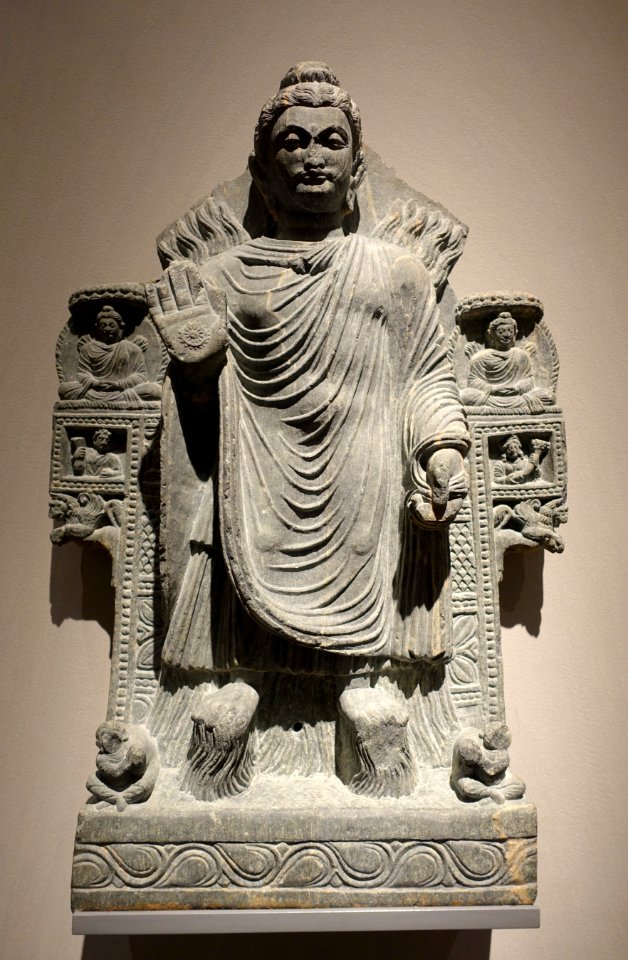 The Buddha shows Miracles, Gandhara, 3rd century AD, schist - Ethnological Museum, Berlin - DSC01646