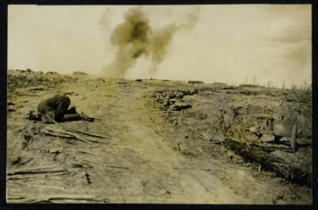 THE BRITISH WESTERN FRONT. BATTLE OF FLANDERS. Scene on the Flanders battlefield, Bestanddeelnr 158-1367