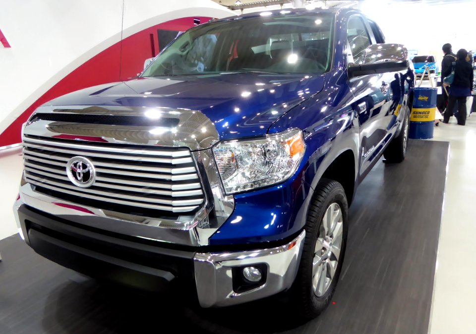 The frontview of Toyota TUNDRA II