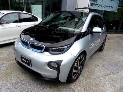The frontview of BMW i3