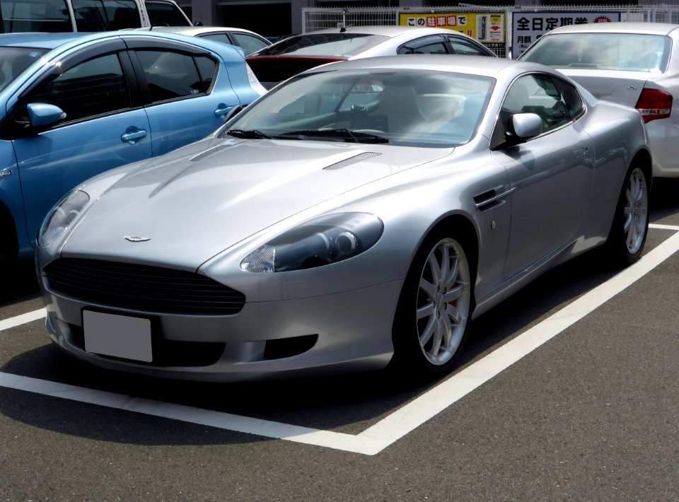 The frontview of Aston Martin DB9