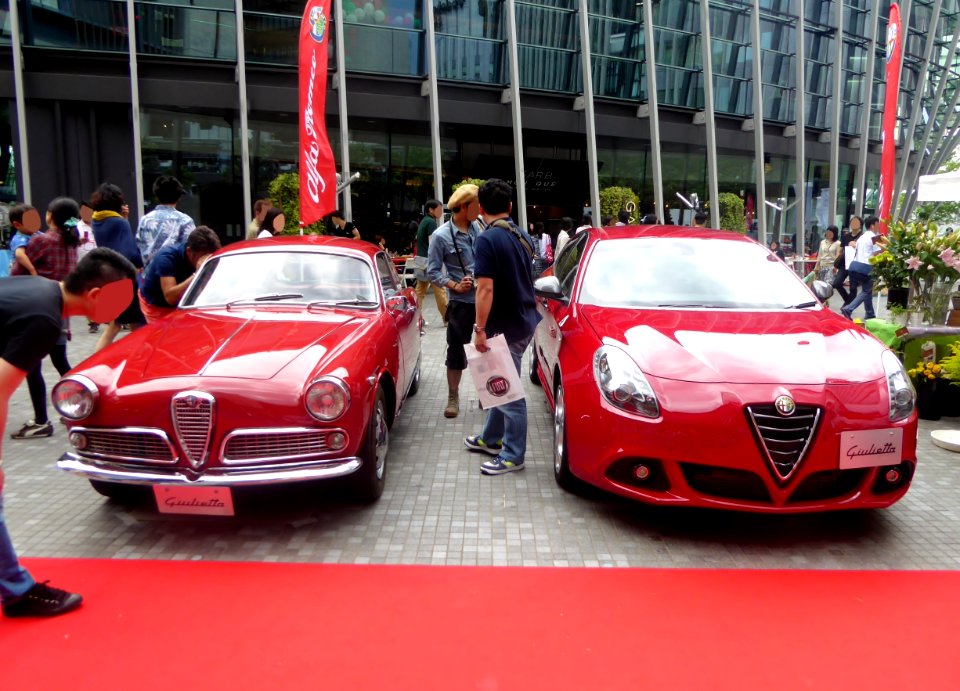 The frontview of Alfa Romeo Giulietta Sprint & Quadrifoglio Verde