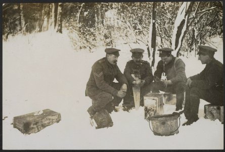 THE BRITISH WESTERN FRONT IN FRANCE. A warm up and a talk about old Blighty. How, Bestanddeelnr 158-1978