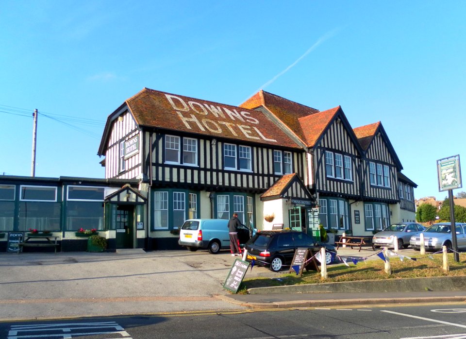 The Downs Hotel, Warren Road, Woodingdean (October 2011) (3)