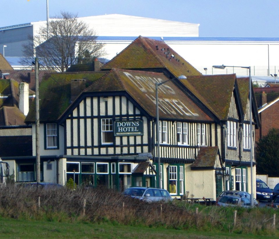 The Downs Hotel, Warren Road, Woodingdean (December 2013) (1)