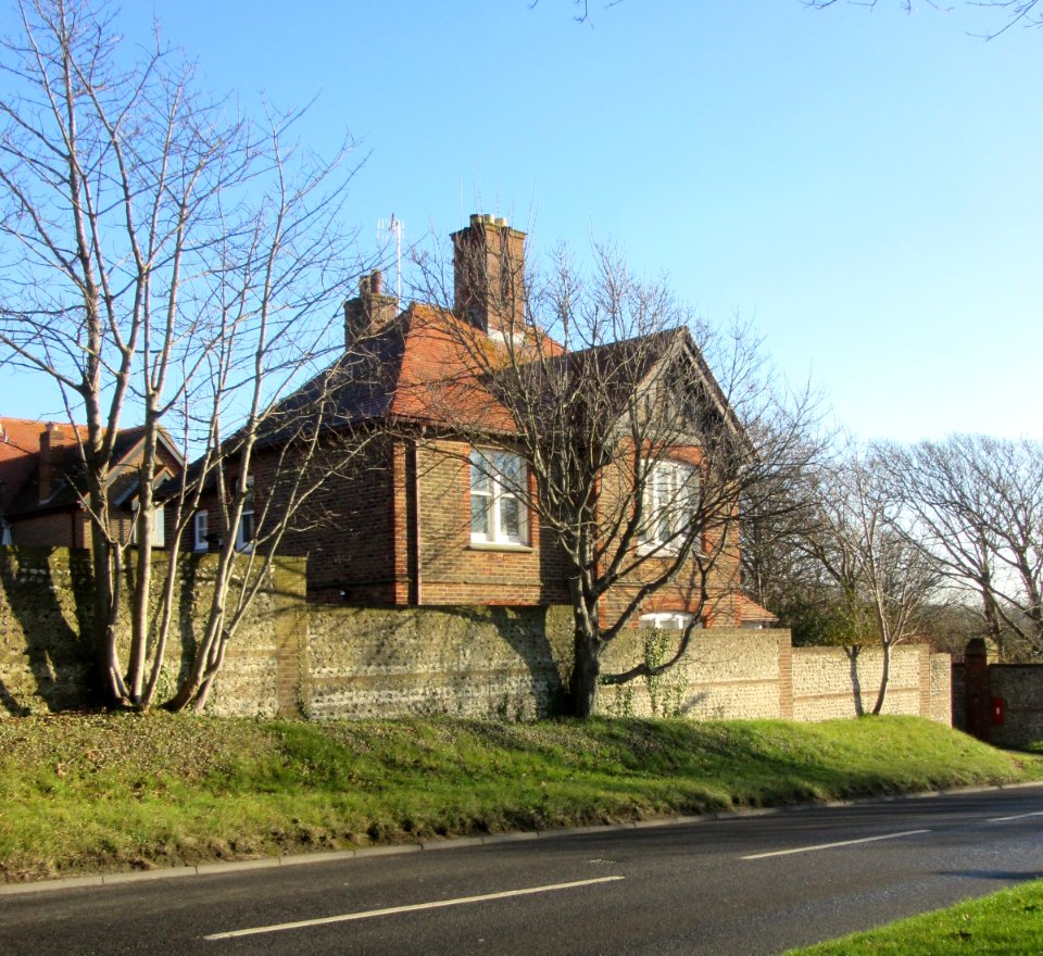 The Lodge, Rottingdean Place, Falmer Road, Rottingdean (December 2016) (1)