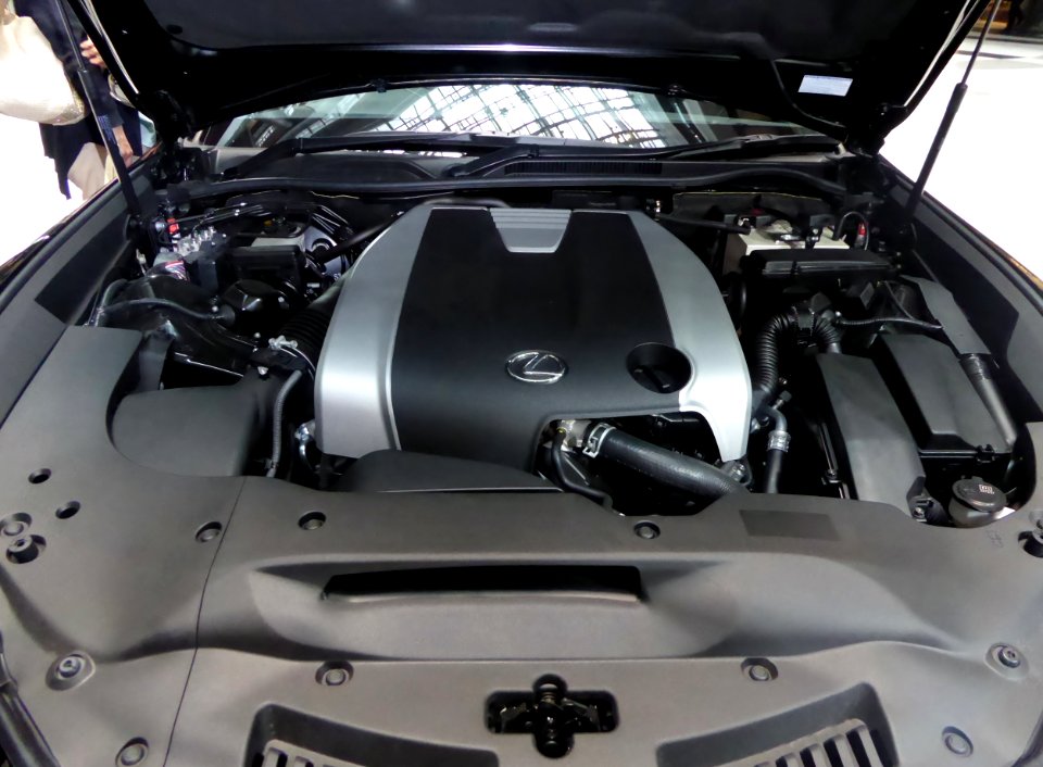 The engine room of Lexus RC350 F SPORT (GSC10)
