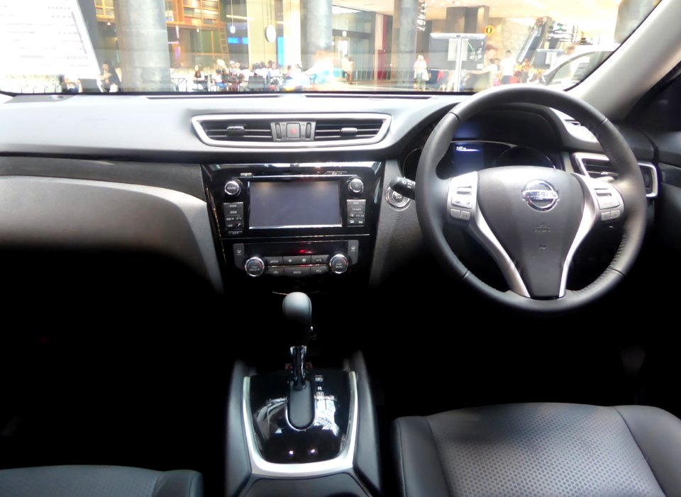 The interior of Nissan X-TRAIL 20X HYBRID “Emergancy Brake Package” (DAA-HT32) with X-TREMER Package