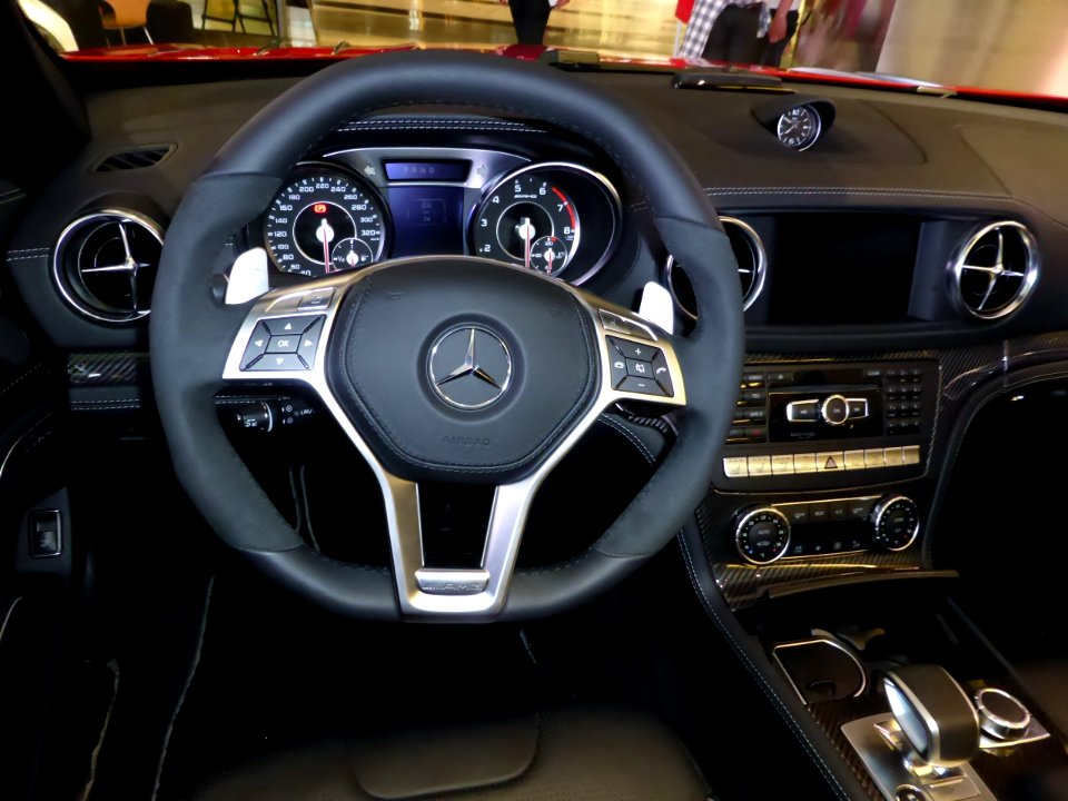 The interior of Mercedes-Benz SL63 AMG (R231)
