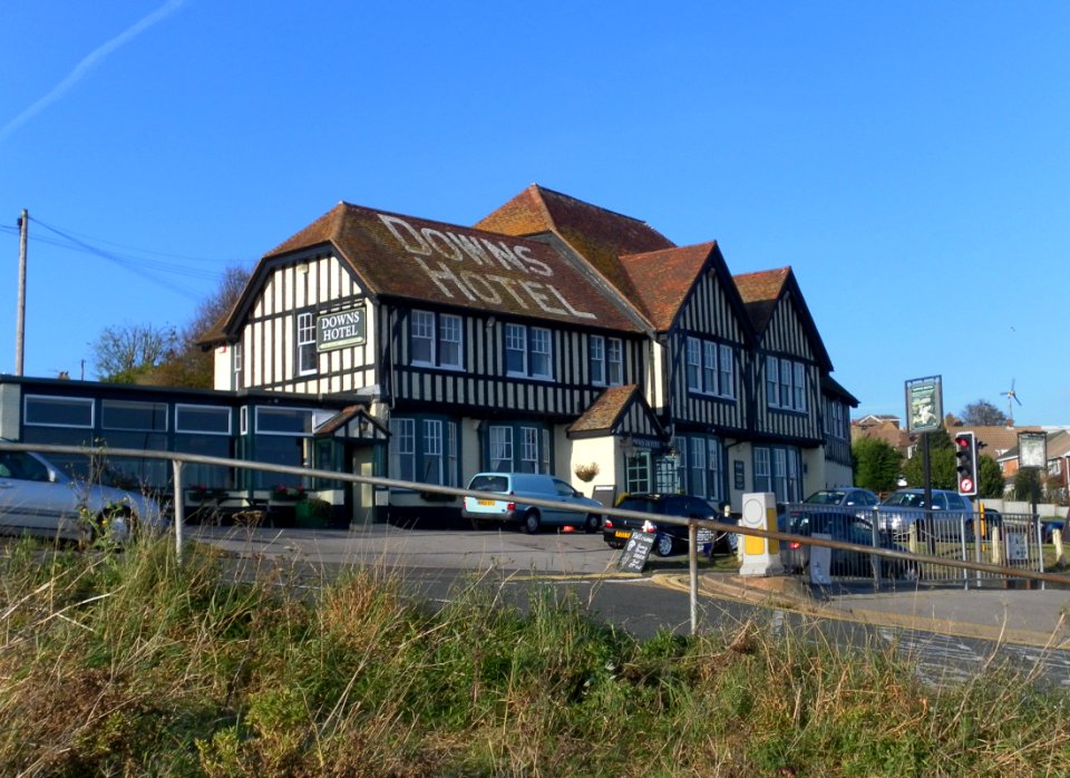 The Downs Hotel, Warren Road, Woodingdean (October 2011) (2)