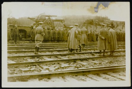 The King of the Belgians inspects a Belgian heavy battery, Bestanddeelnr 158-0725