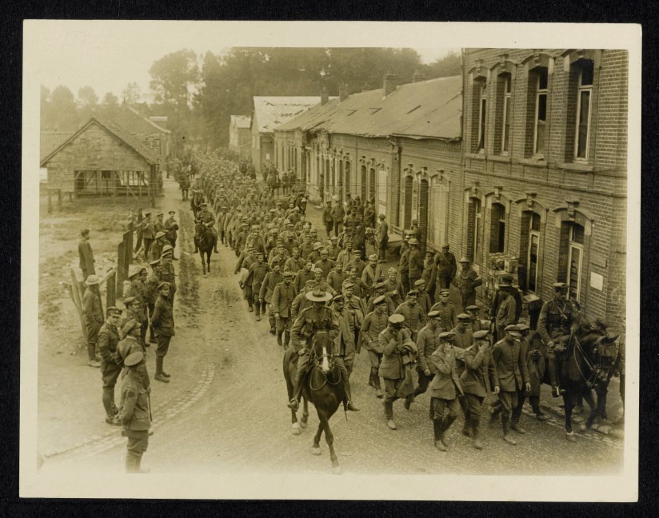 The Canadians days bag of German prisoners on the Somme, Bestanddeelnr 158-1147