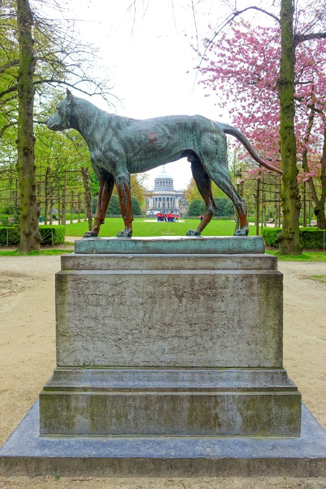 The Dog by Jean-Baptiste Van Heffen, 1869 - Cinquantenaire - Brussels, Belgium - DSC08369