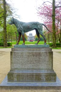 The Dog by Jean-Baptiste Van Heffen, 1869 - Cinquantenaire - Brussels, Belgium - DSC08369