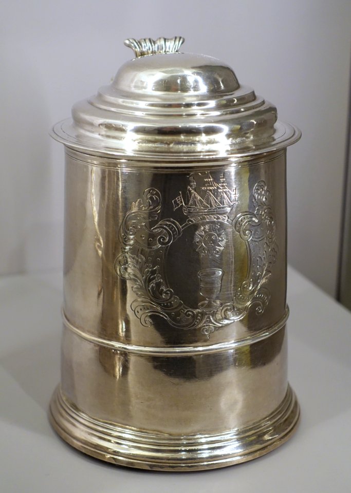 The John Vassal Tankard, Joseph Kneeland, American, c. 1729, silver - Fogg Art Museum, Harvard University - DSC01397