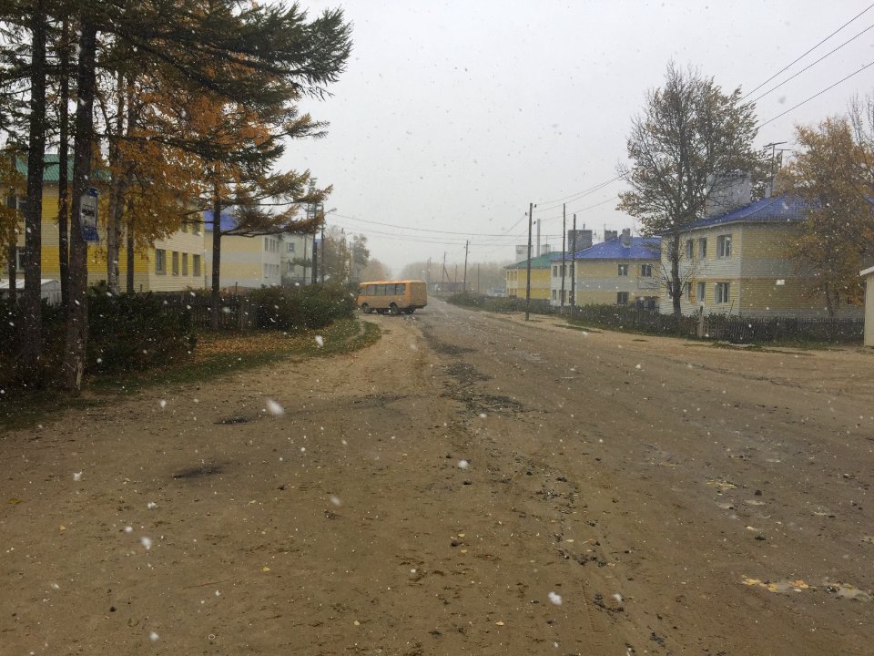 The first snow in Nekrasovka. 02