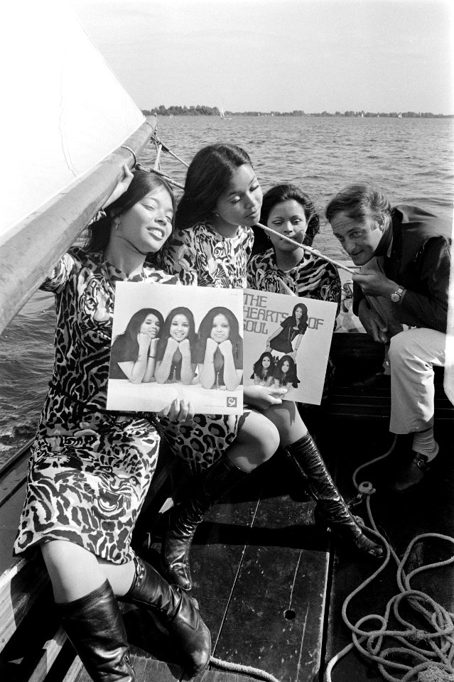 The Hearts of Soul presenteren eerste LP in Oud-Loosdrecht, Bestanddeelnr 923-6161