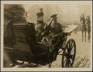 The King inspects the Houshold Battalion in Hyde Park., Bestanddeelnr 158-1937