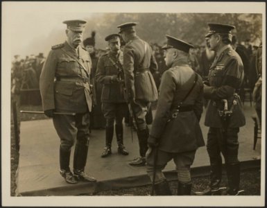 The King inspects the Houshold Battalion in Hyde Park., Bestanddeelnr 158-1940