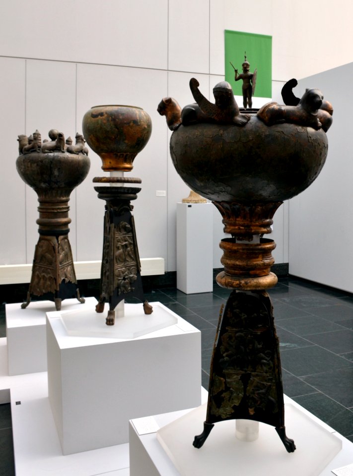 The Loeb tripods Staatliche Antikensammlungen Munich 22102016 1
