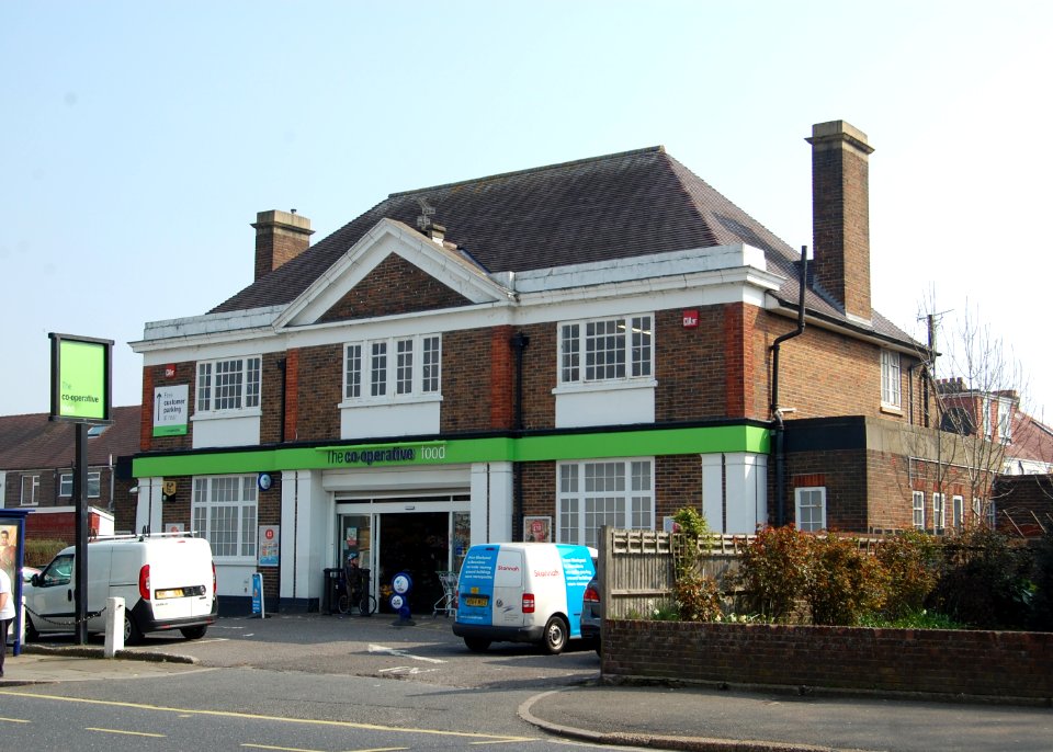 The Oakwood (former pub, now Co-op), 190 Northern Parade, Hilsea (March 2019)