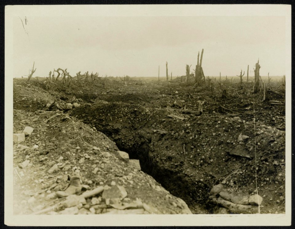 The main road to Bapaume through Pozières, Bestanddeelnr 158-0727