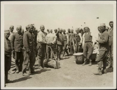 The first detachment of Albanians to arrive in Salonika. They will fight on the , Bestanddeelnr 158-2187