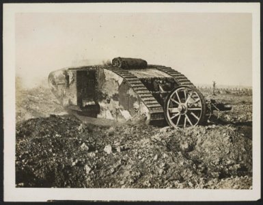 The first official pictures of the wonderful British Tanks in action on the We, Bestanddeelnr 158-1936