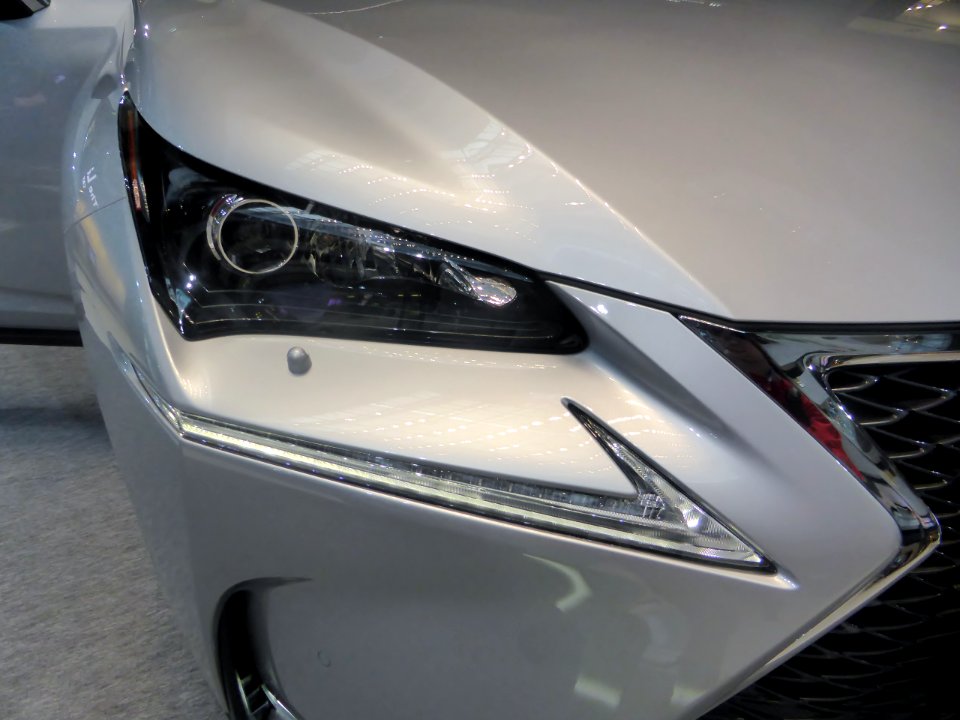 The headlamp of Lexus NX200t F SPORT (AGZ10)