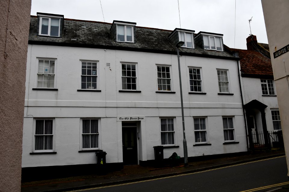The Old Manor House (1)