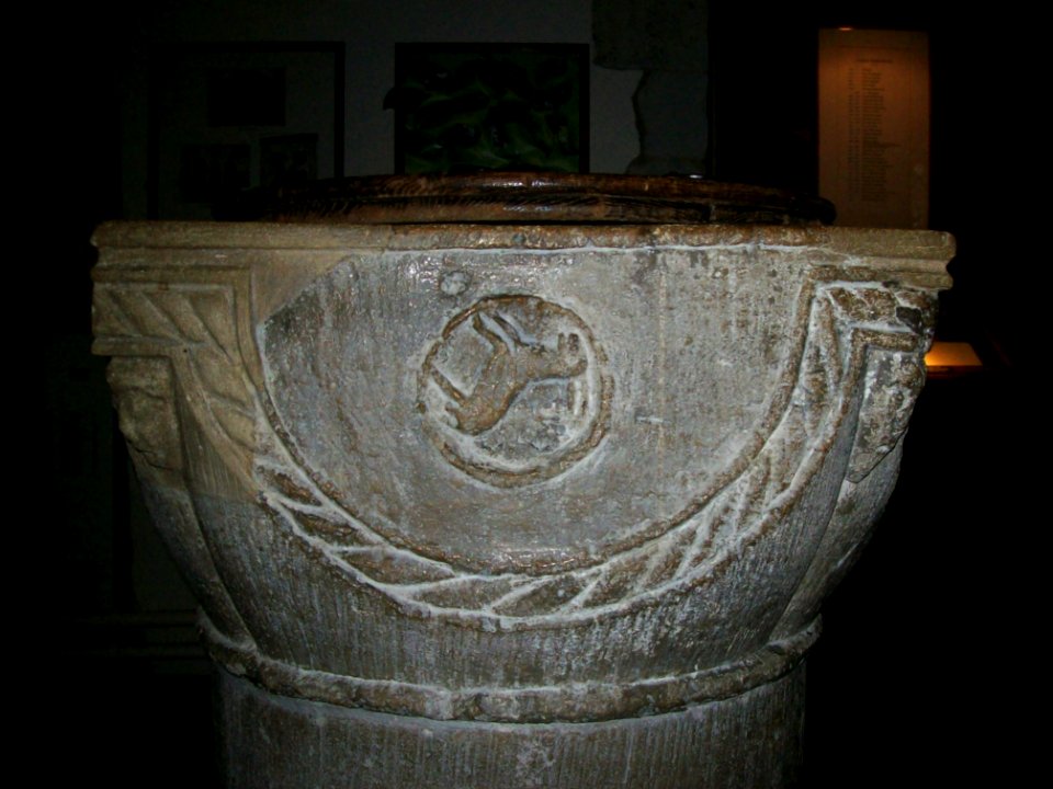 The font, St Nicholas, Thames Ditton 2