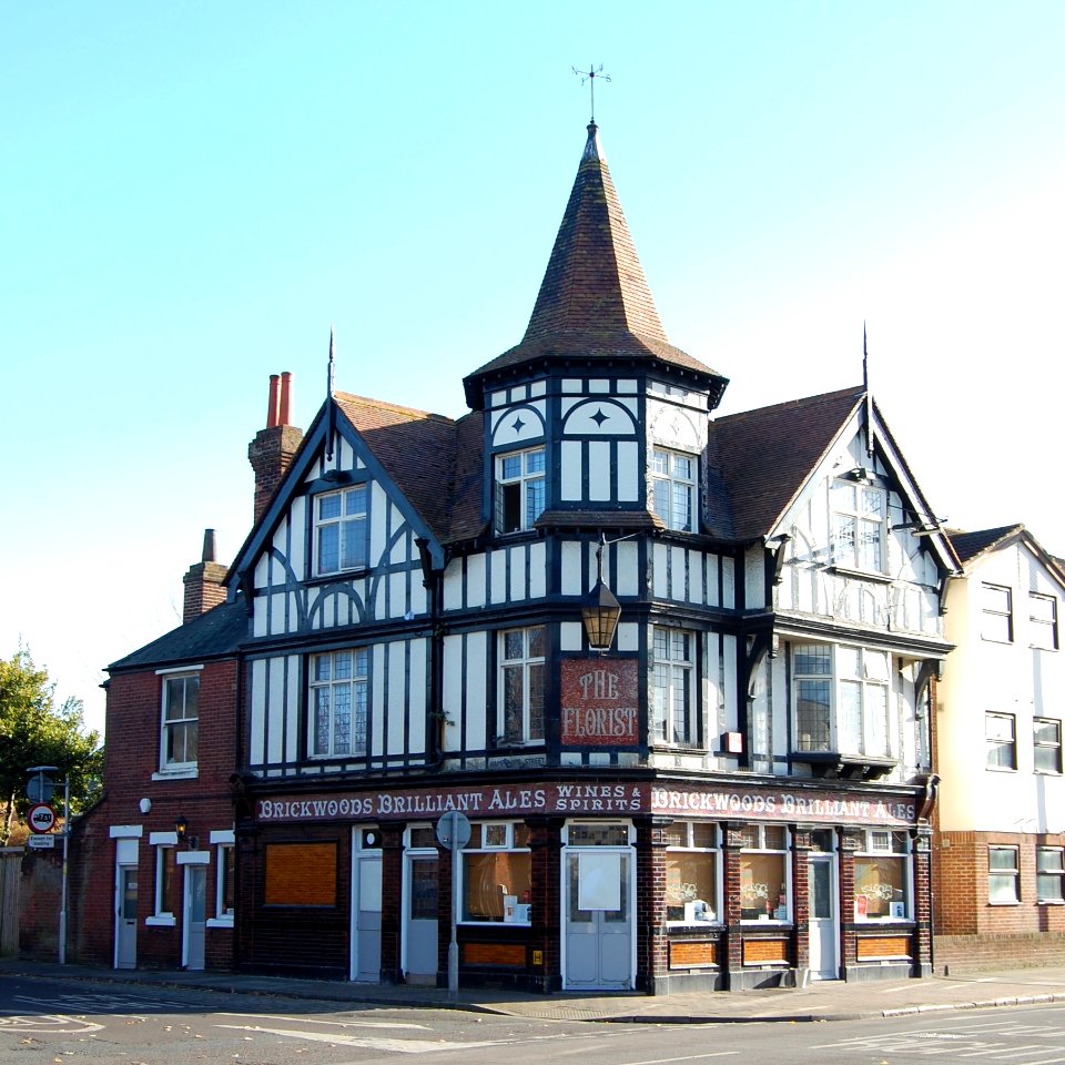 The Florist pub, 324 Fratton Road, Buckland (November 2017)