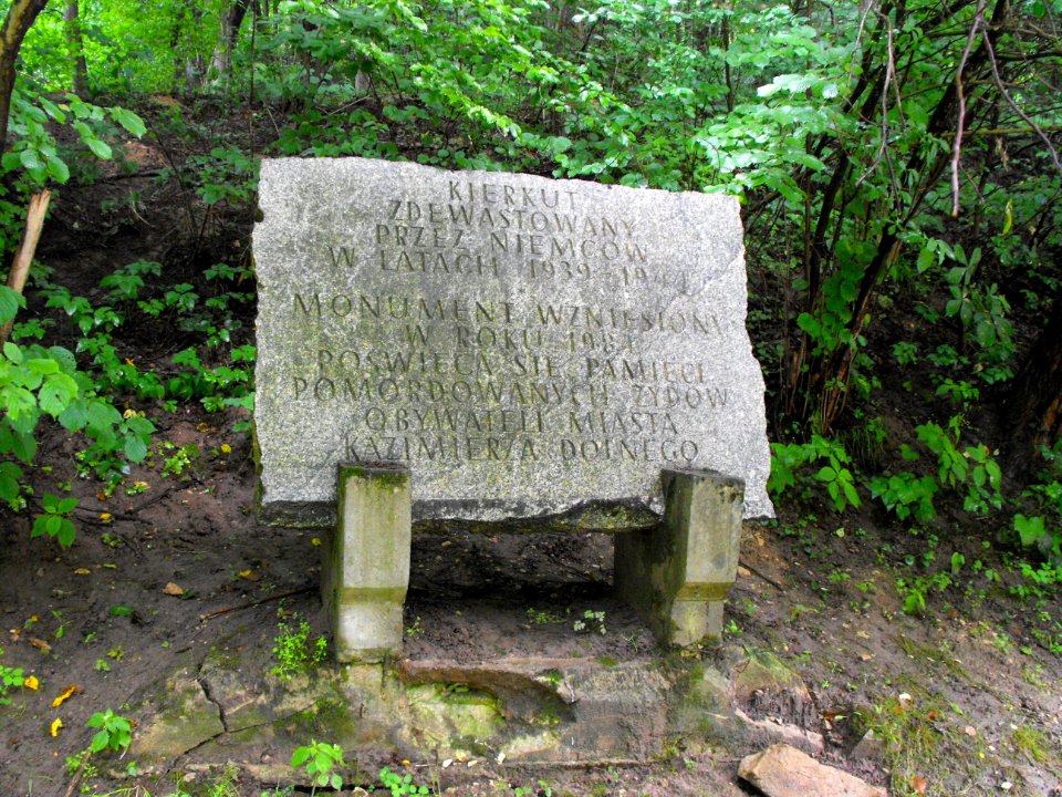The Holocaust in Kazimierz Dolny 01