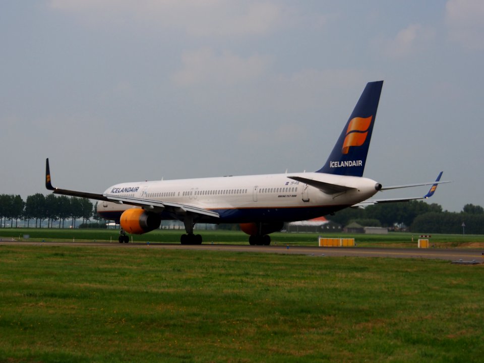 TF-FIX Icelandair Boeing 757-308(WL) - cn 29434 pic6