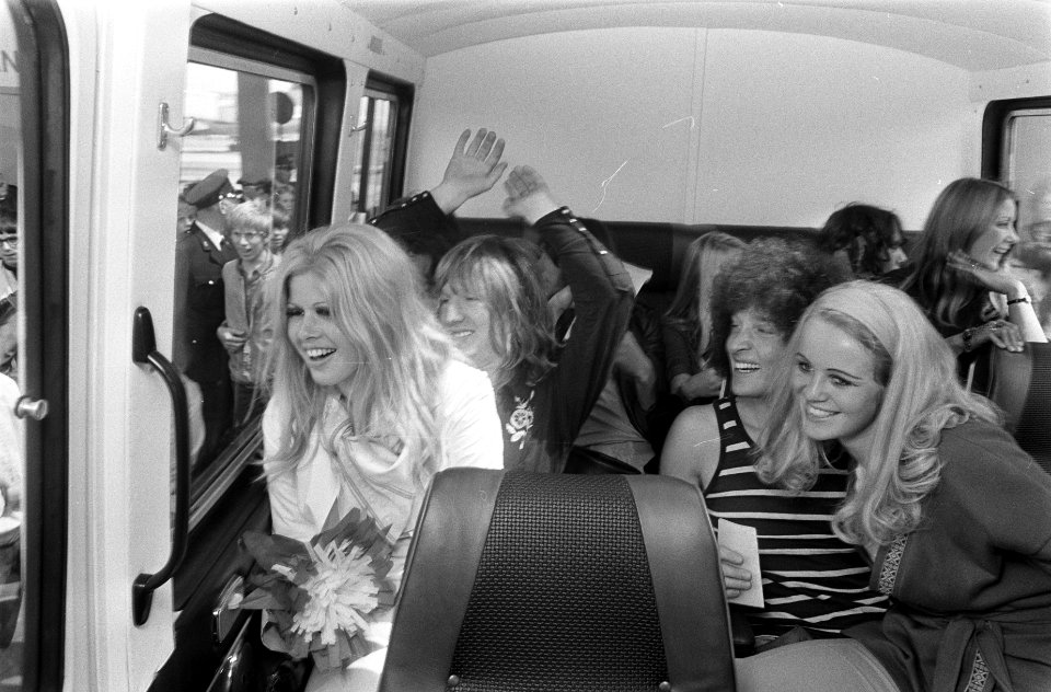 The Golden Earrings in hun bus, Bestanddeelnr 922-5726