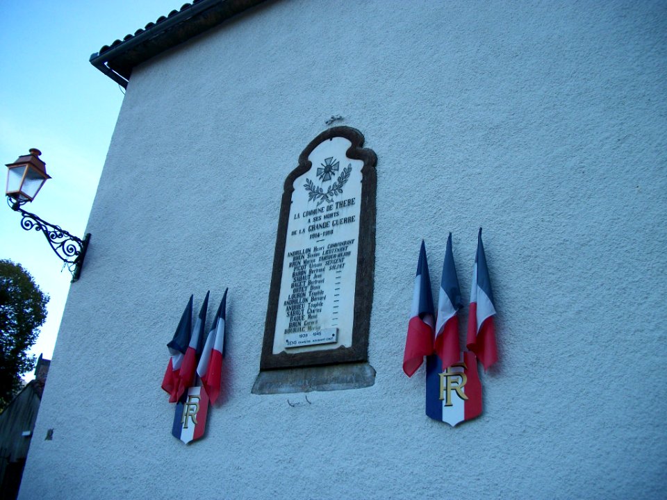 Thèbe 08